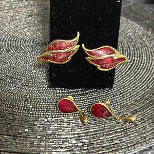 Lot of 2 Vintage Clip on / screw on Red Earrings
